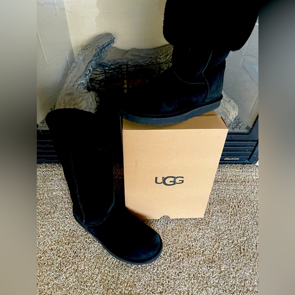 UGG BOOTS BLACK SIZE 10
